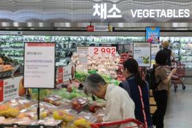 Chi tiêu cho thực phẩm của các hộ gia đình tại Hàn Quốc đạt mức thấp nhất trong 9 năm do giá cả tăng cao