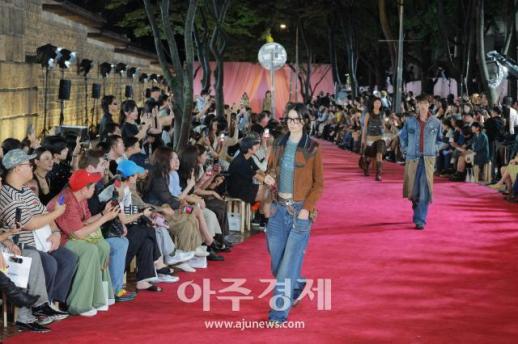 [포토] 2026 S/S 서울패션위크 앤더슨벨 오프닝쇼