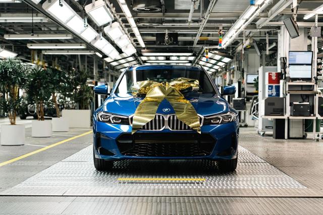BMW 330e