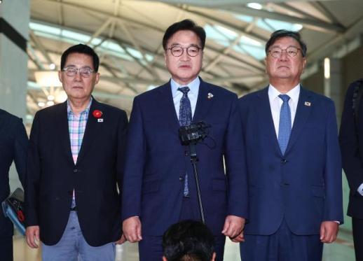 国会议长禹元植启程赴华出席中国抗战胜利纪念活动