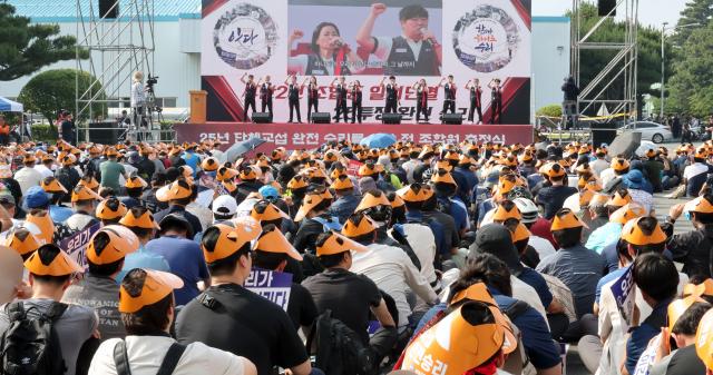 Hyundai Motor union launches first strike in seven years amid wage standoff