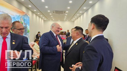 김정은 북한 국무위원장오른쪽에서 두번째이 알렉산드르 루카셴코 벨라루스 대통령과 대화를 나누고 있다사진풀 페르보보 텔레그램