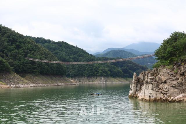 충주호 유람선