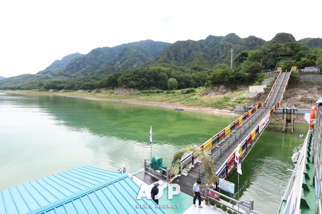 충주호 유람선