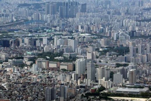 초강력 대출규제에 움찔한 2030, 움직인 5060...하반기 부동산 시장 변수로