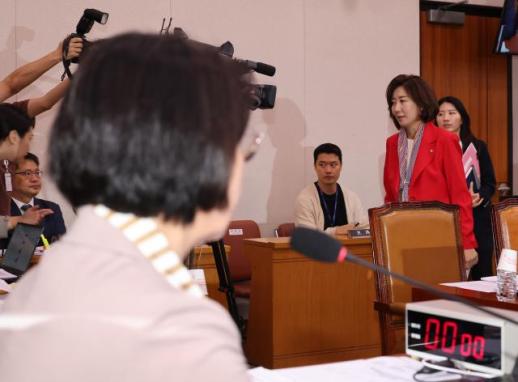추미애·나경원 또 충돌…입틀막 법사위 vs 자격 있나