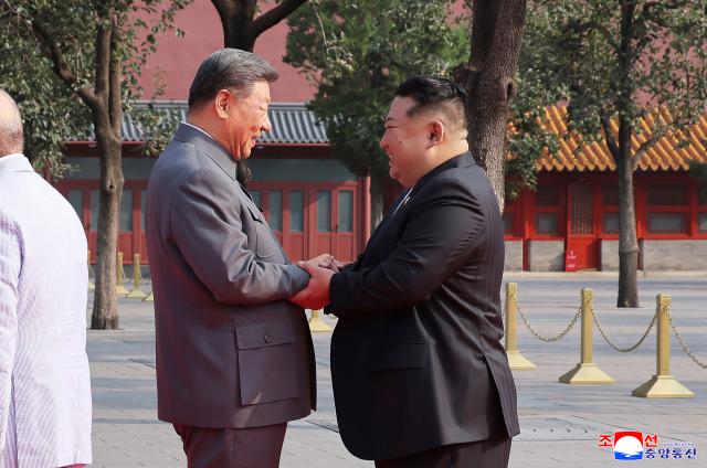 김정은 북한 국무위원장이 지난 3일 베이징에서 진행된 중국 전승절 80주년 기념행사에 참석했다고 조선중앙통신이 4일 보도했다 사진연합뉴스