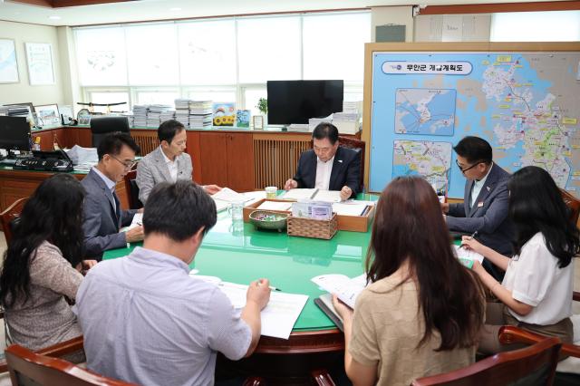 전남 무안군이 지난 8월 27일부터 4일간 무안군수 주재로 각 실단과소별 2026년 신규시책 보고회를 개최했다사진무안군