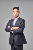 1020세대 푹 빠진 캐릭터 챗…자체 심사만 의존, 수위 관리는 무방비