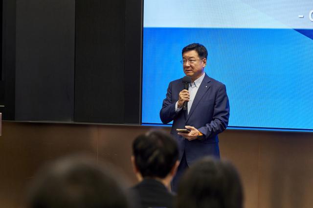 이찬희 삼성 준법감시위원회 위원장이 이달 4일 열린 2025 삼성 준법감시위원회 컴플라이언스 워크숍에서 인사말을 하고 있다 사진삼성 준법감시위원회