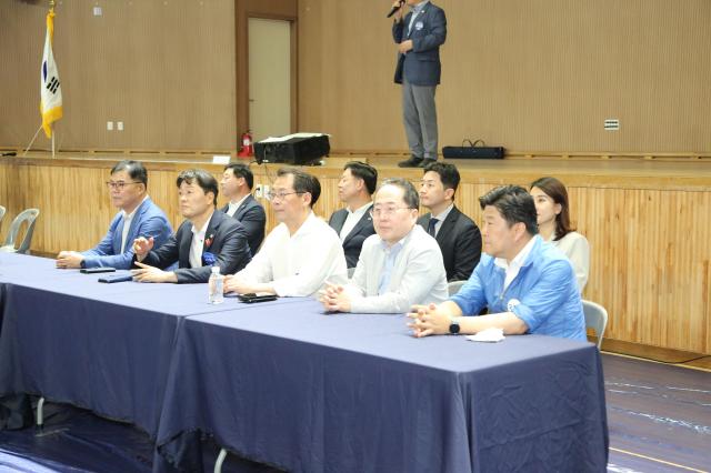 더불어민주당 김문수 의원순천갑이 주최한 순천 미래 100년 정책토론회가 300여 명의 시민과 당원이 참석한 가운데 순천대학교 체육관에서 열렸다 사진 박기현 기자