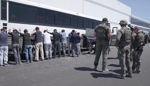 美方公开针对韩企打击非法移民现场照片