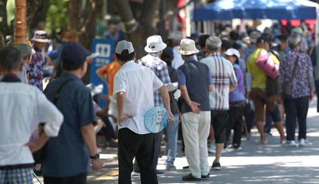 老龄化推动福利开支攀升 韩国五年法定支出预计激增三成