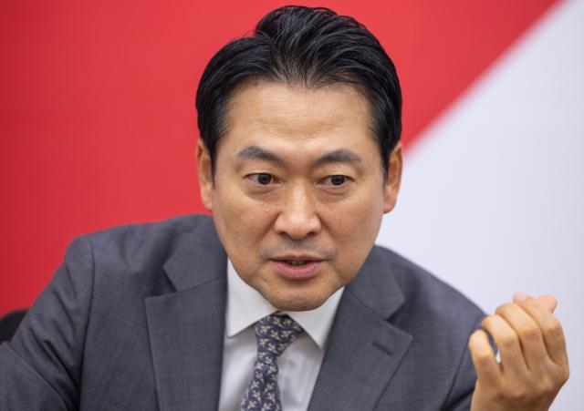 장동혁 국민의힘 대표가 지난 5일 국회 내 대표실에서 연합뉴스와 가진 인터뷰에서 향후 정국 전망과 당 운영 방안에 대해 말하고 있다 사진연합뉴스
