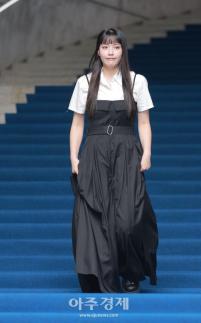 [포토] 소녀주의보 슬비, 서울패션위크 데일리 미러 포토콜 참석