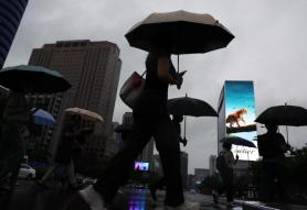 Korean firms experiment with four-day workweek amid fierce debate