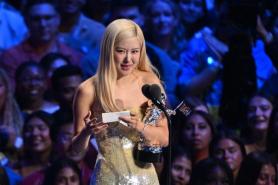[K-Pop] BLACKPINKs Rosé wins award for her viral hit at this years MTV VMAs