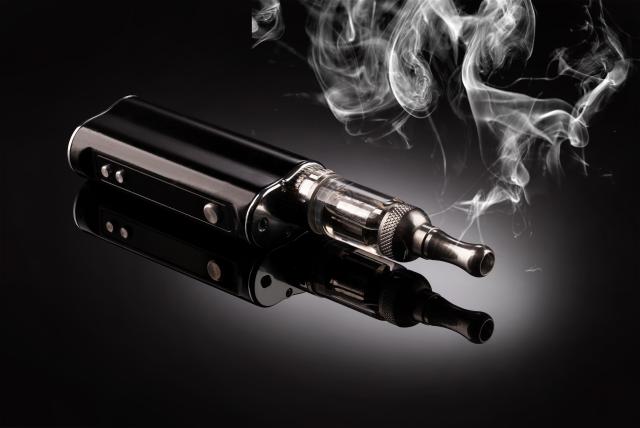 E-cigarette users show higher nicotine addiction than traditional smokers, study finds