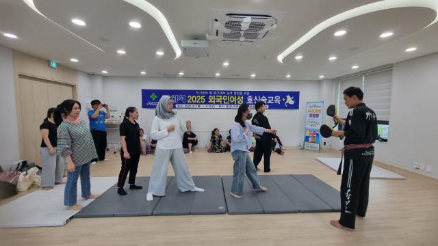 경산시 2025 외국인여성 호신술교육 운영 모습 사진경산시