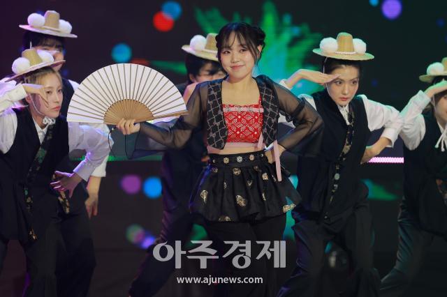 [포토] 더트롯쇼 무대오른 윤세연