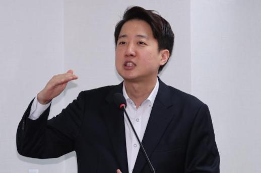 이준석, 정청래 대표연설에 강성 지지층 위한 자극적 언사 가득