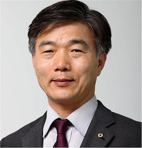 김병환 금융위원회 위원장은 9일 신임 한국산업은행 회장으로 박상진 전 산업은행 준법감시인을 임명 제청했다 사진연합뉴스