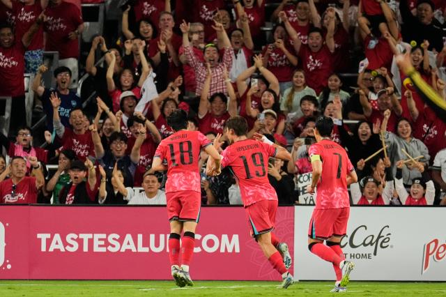 홍명보 감독이 이끄는 축구 대표팀은 10일한국시간 미국 테네시주 내슈빌의 지오디스파크에서 열린 멕시코와 친선경기에서 2대 2로 비겼다 사진연합뉴스·로이터