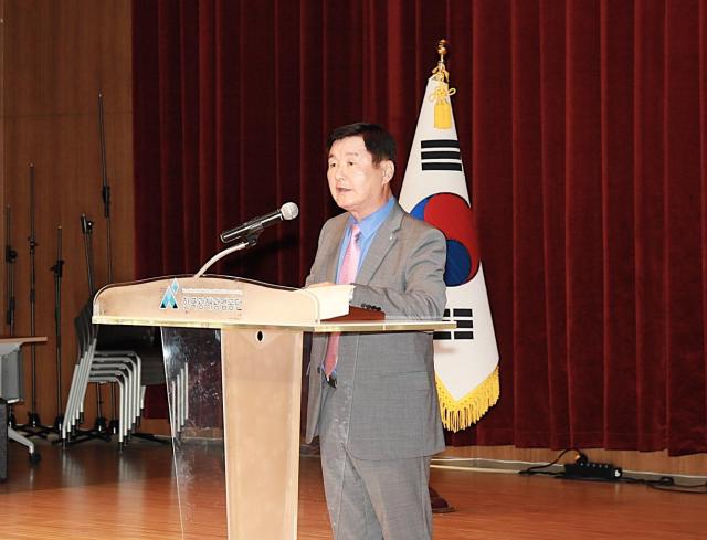 10일 한국광해광업공단 본사 대강당에서 열린 한국광해광업공단 창립 4주년 기념식에서 황영식 사장이 인사말을 하고 있다 사진한국광해광업공단