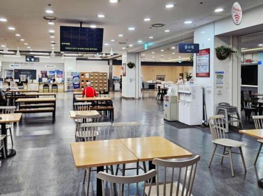 [르포] 폐점 앞둔 홈플러스 가양점 찬바람만…연내 폐점 통보에 점주·상인 패닉