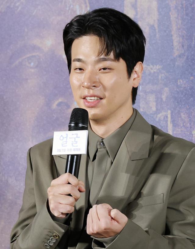 질문에 답하는 박정민 사진연합뉴스
