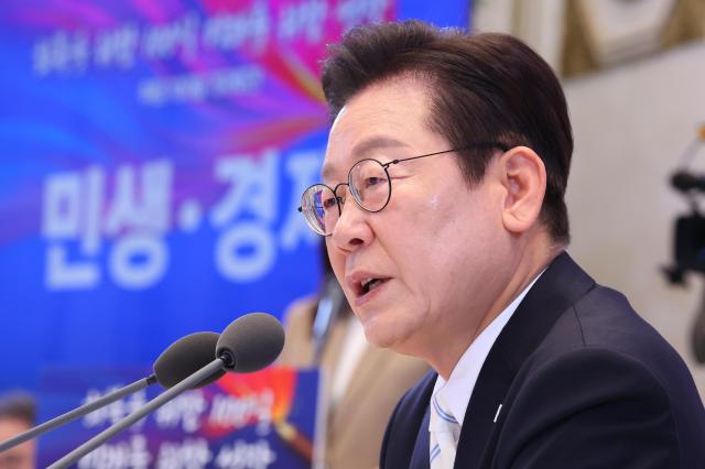 이재명 대통령이 11일 청와대 영빈관에서 회복을 위한 100일 미래를 위한 성장을 주제로 취임 100일 기자회견을 하고 있다  사진연합뉴스