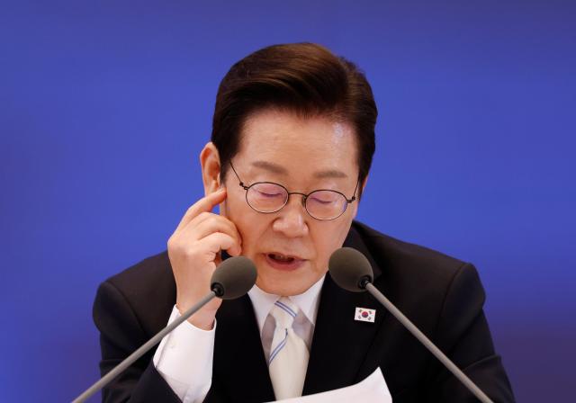이재명 대통령이 11일 청와대 영빈관에서 열린 취임 100일 기자회견 '회복을 위한 100일, 미래를 위한 성장'에서 발언하고 있다. [사진=대통령실통신사진기자단]