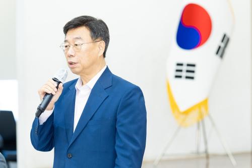 신상진 성남시장이 2025 성남페스티벌 기자간담회에서 인사말을 하고 있다사진성남시