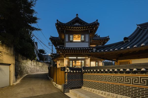 부암동에 자리한 한옥 숙소 웰컴미스테익스 전경 사진웰컴미스테익스