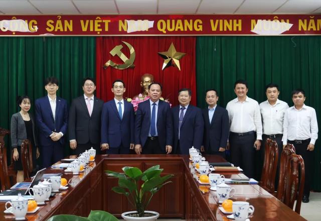 Đại diện Công ty Cáp Taihan và lãnh đạo tỉnh Đồng Nai chụp ảnh lưu niệm sau buổi làm việc ẢnhTaihan