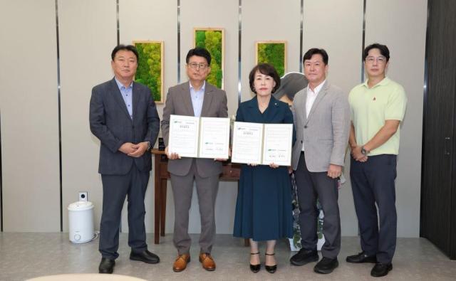 대구 북구청은 사중소기업융합대구경북연합회와 중소기업 경쟁력 강화를 위한 업무협약을 체결했다 사진대구북구