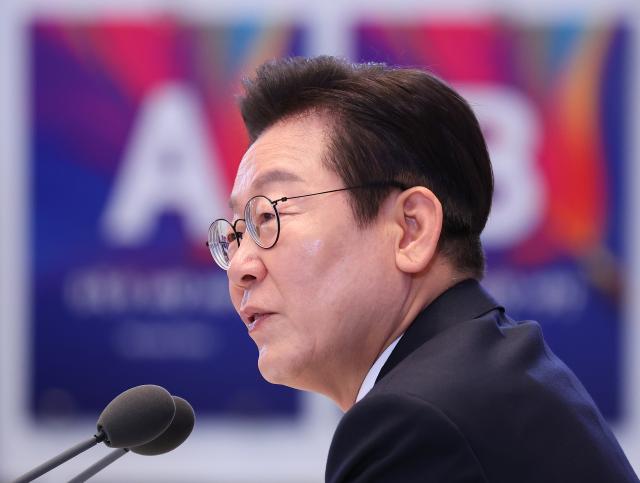 이재명 대통령이 11일 청와대 영빈관에서 열린 취임 100일 기자회견 회복을 위한 100일 미래를 위한 성장에서 발언하고 있다 사진연합뉴스