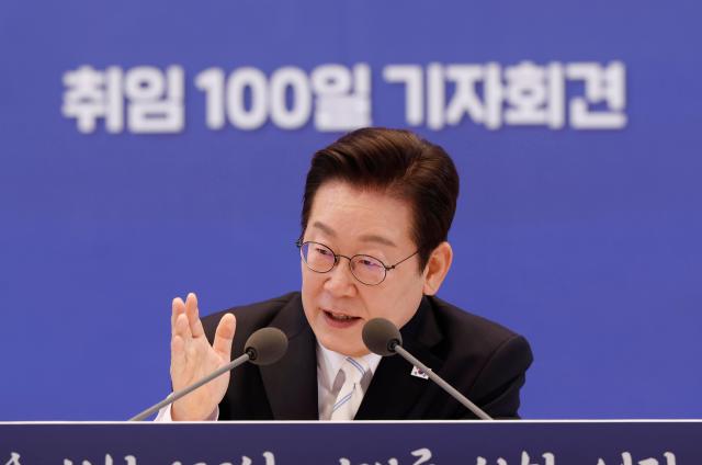 이재명 대통령이 11일 청와대 영빈관에서 열린 취임 100일 기자회견 회복을 위한 100일 미래를 위한 성장에서 발언하고 있다 사진대통령실통신사진기자단

