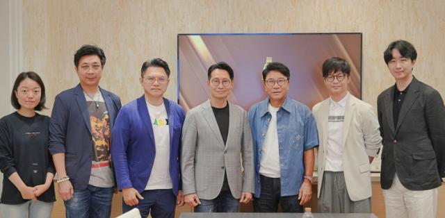 사진 왼쪽부터 TME 도라 실장 마이클 쩡 총경리 차이 춘 판 부사장 커션 팡 회장 A2O엔터테인먼트
이수만 Key Producer  Visionary Leader 음저협 박학기 부회장 황선철 사무총장사진음저협
