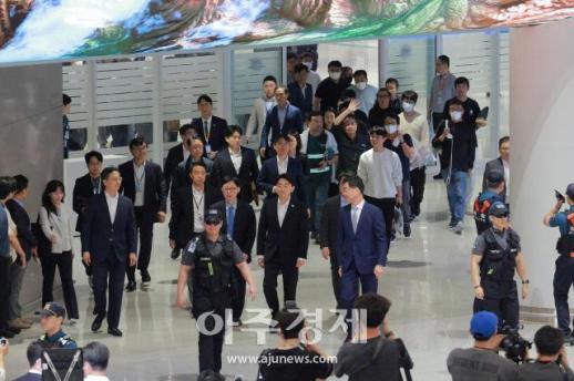 [포토] 한국 도착한 美 조지아주 구금 한국인 근로자들
