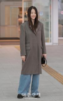 [포토] 고현정, COS 2025 F/W 컬렉션 쇼 참석차 미국으로 출국
