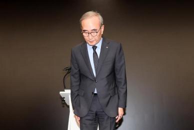 KT, 가짜 기지국에 뚫려 신뢰 추락…김영섭 대표, 리더십·연임 최대 위기