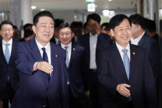당정, 추석 물가 안정 총력전…성수품 역대 최대 공급(종합)