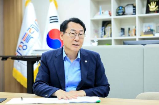 정명근 화성시장, 화성탐사 1호 부부탄생 축하