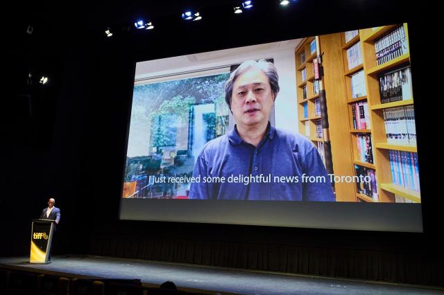 Park Chan-wooks latest film wins award at Toronto film fest