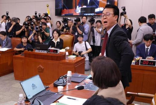 [포토] 국회 법사위, 항의하는 국민의힘 곽규택 의원
