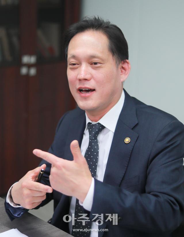 김태규 국민원익위 부위원장이 23일 서울 종로구 아주경제에서 인터뷰를 하고 있다 남궁진웅 기자 timeidajunewscom