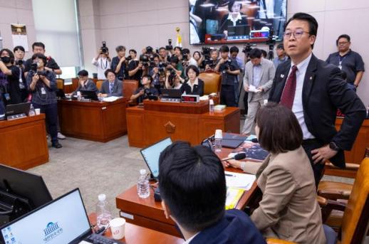 나경원 저격한 박지원에 부인 뭐하시냐 물어본 곽규택, 與 고성 이유는?