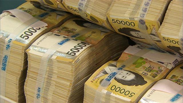 GDP比政府の負債比率「史上最高」.. 国家総負債も最大