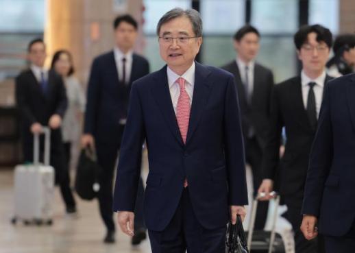 赵显启程访华 今日同王毅举行会晤